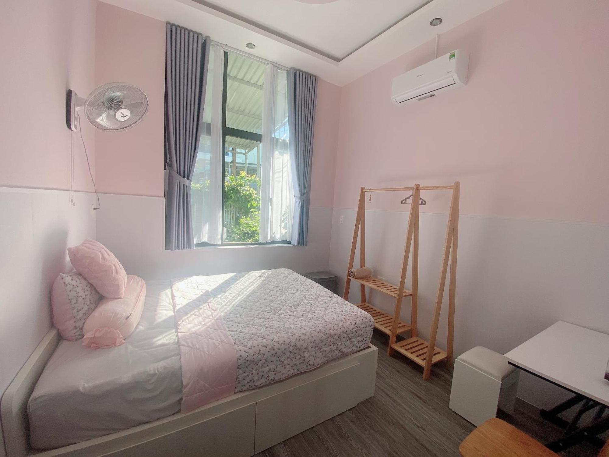 Naomi House Homestay *